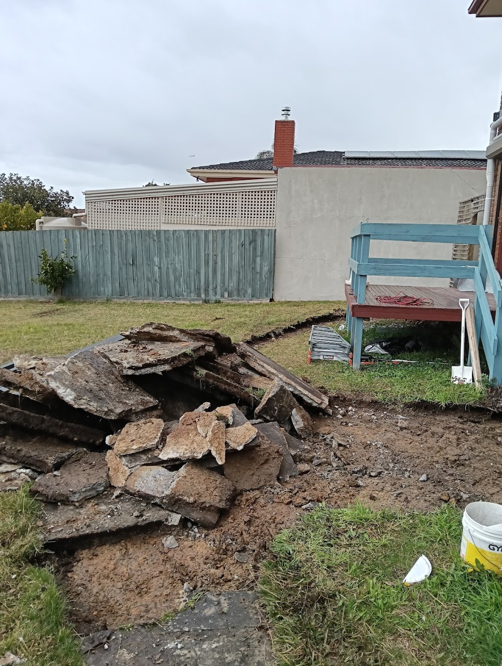 South East Excavation And Lawn Care | 10 Wingadee Rd, Maryknoll VIC 3812, Australia | Phone: 0411 473 867