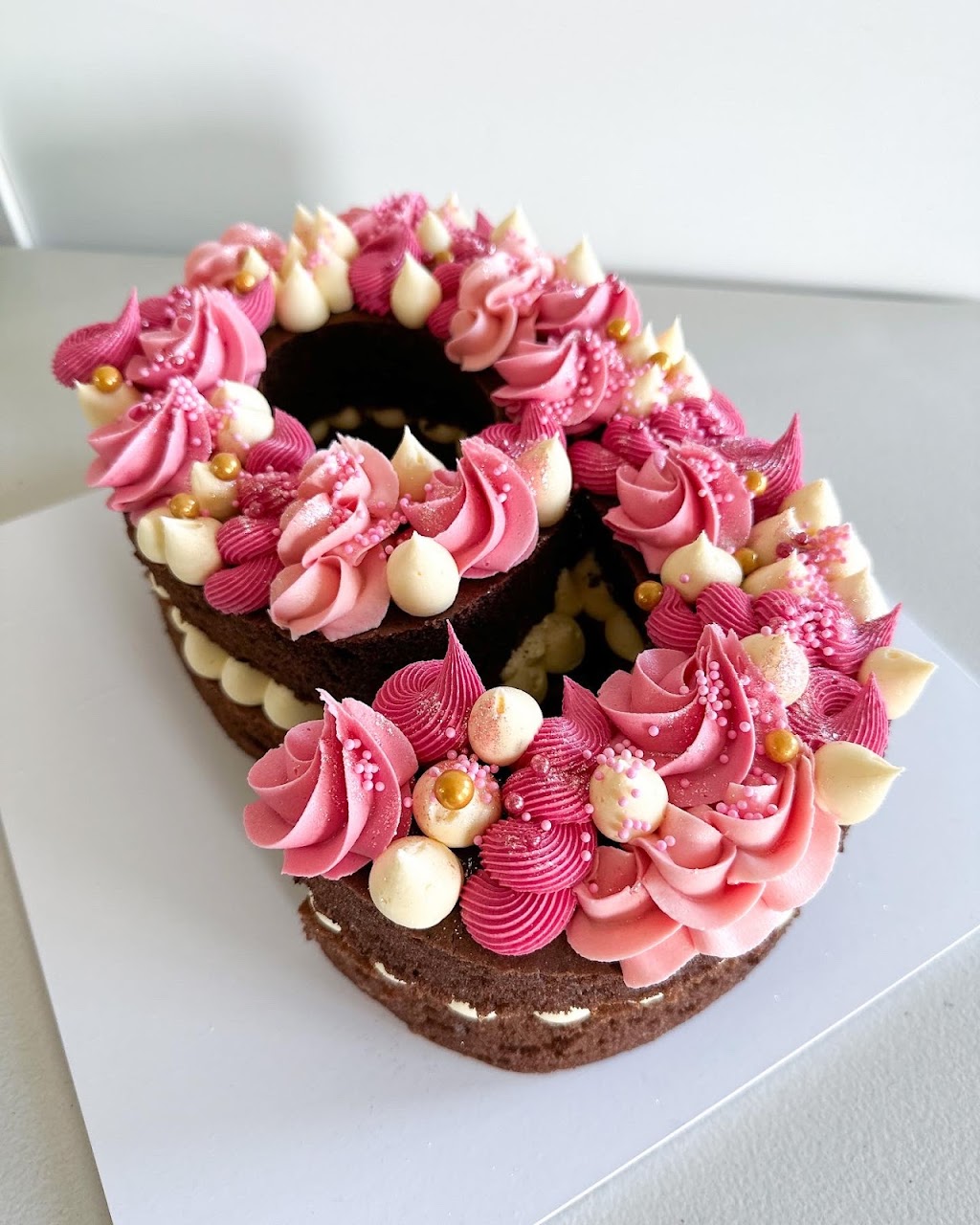 Cakes By Kaptured | 14 Portrait St, Mambourin VIC 3024, Australia | Phone: 0435 643 052