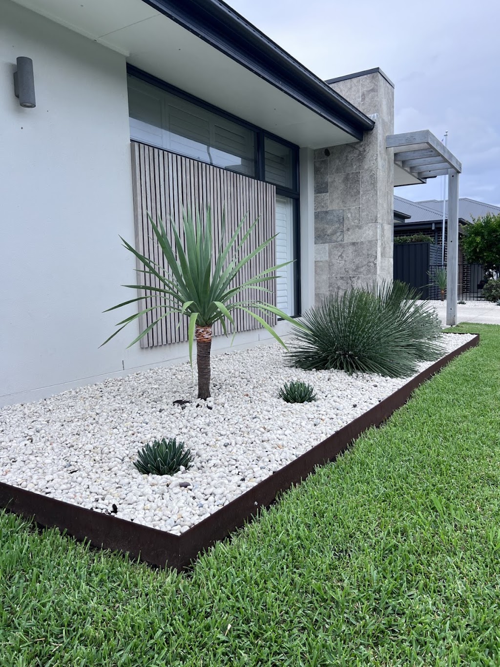 Forster Landscaping | 1 Gleneon Dr, Forster NSW 2428, Australia | Phone: 0401 583 922
