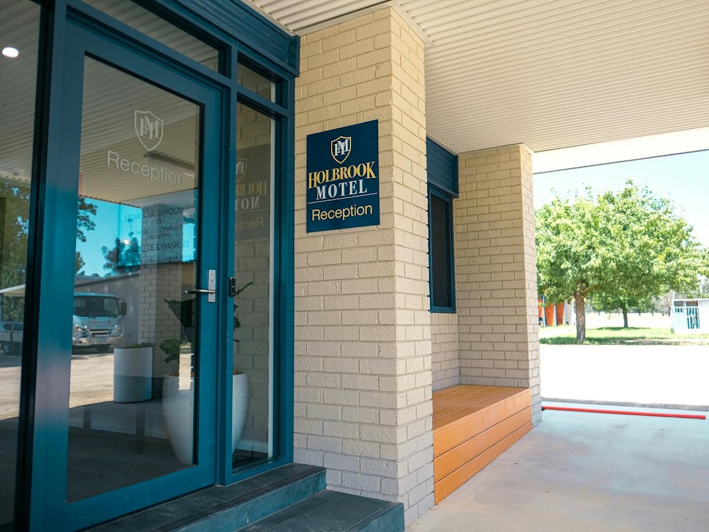 Holbrook Motel | 10 Sydney Rd, Holbrook NSW 2644, Australia | Phone: (02) 6036 6200