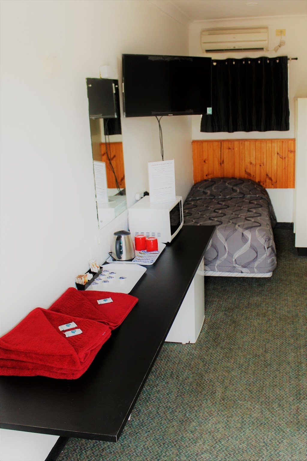 Tamworth Budget Motel | 300 Goonoo Goonoo Rd, South Tamworth NSW 2340, Australia | Phone: (02) 6765 8368