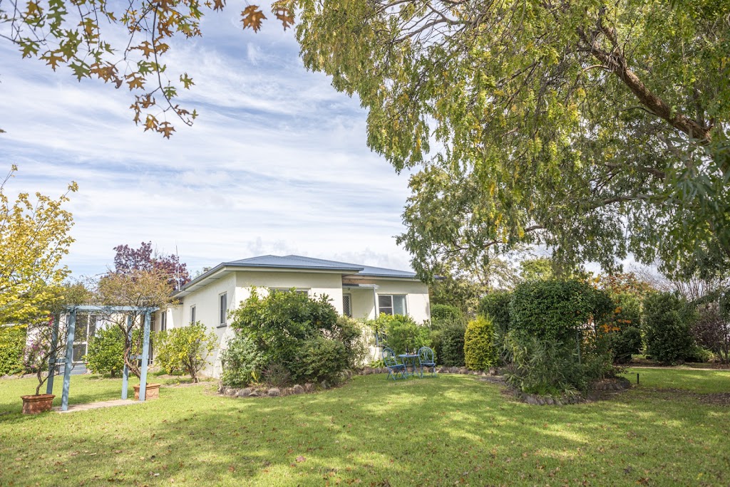 Marnita Farmhouse at Golden Grove Estate | 337 Sundown Rd, Ballandean QLD 4382, Australia | Phone: 0493 369 617