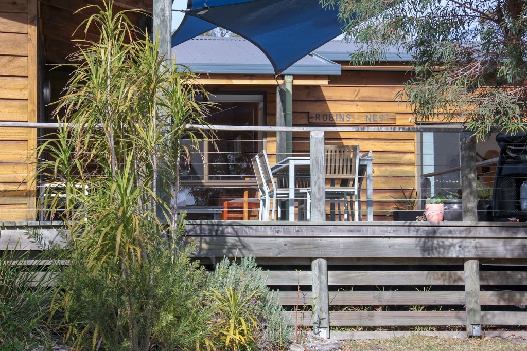 Robins Nest | lodging | 1 Felmingham St, Binalong Bay TAS 7216, Australia | 0407808738 OR +61 407 808 738
