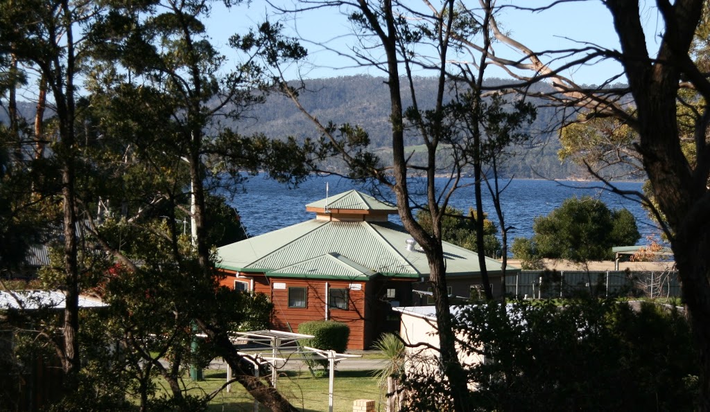 Snug Beach Cabin & Caravan Park | 35 Beach Rd, Snug TAS 7054, Australia | Phone: (03) 6267 9138