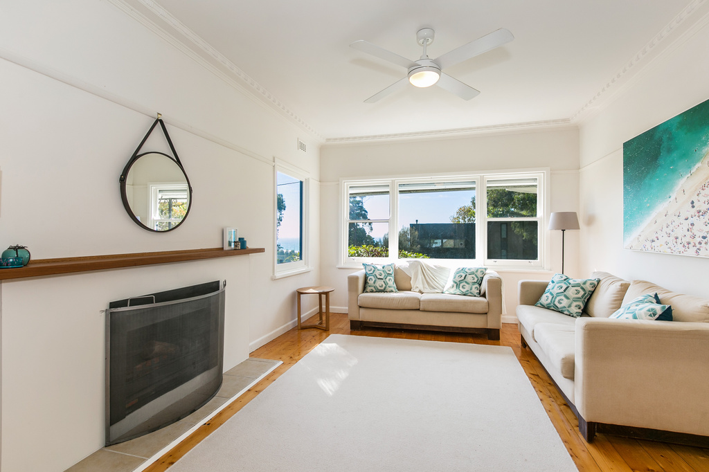 Louttit - Lorne Holiday Stays |  | 52A Dorman St, Lorne VIC 3232, Australia | 0497226952 OR +61 497 226 952