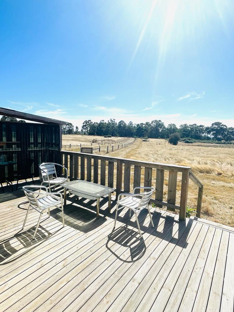 Hamza Farm Stay - Ross Creek , Victoria 3351 | 631 Brays Rd, Ross Creek VIC 3351, Australia | Phone: 0425 001 182