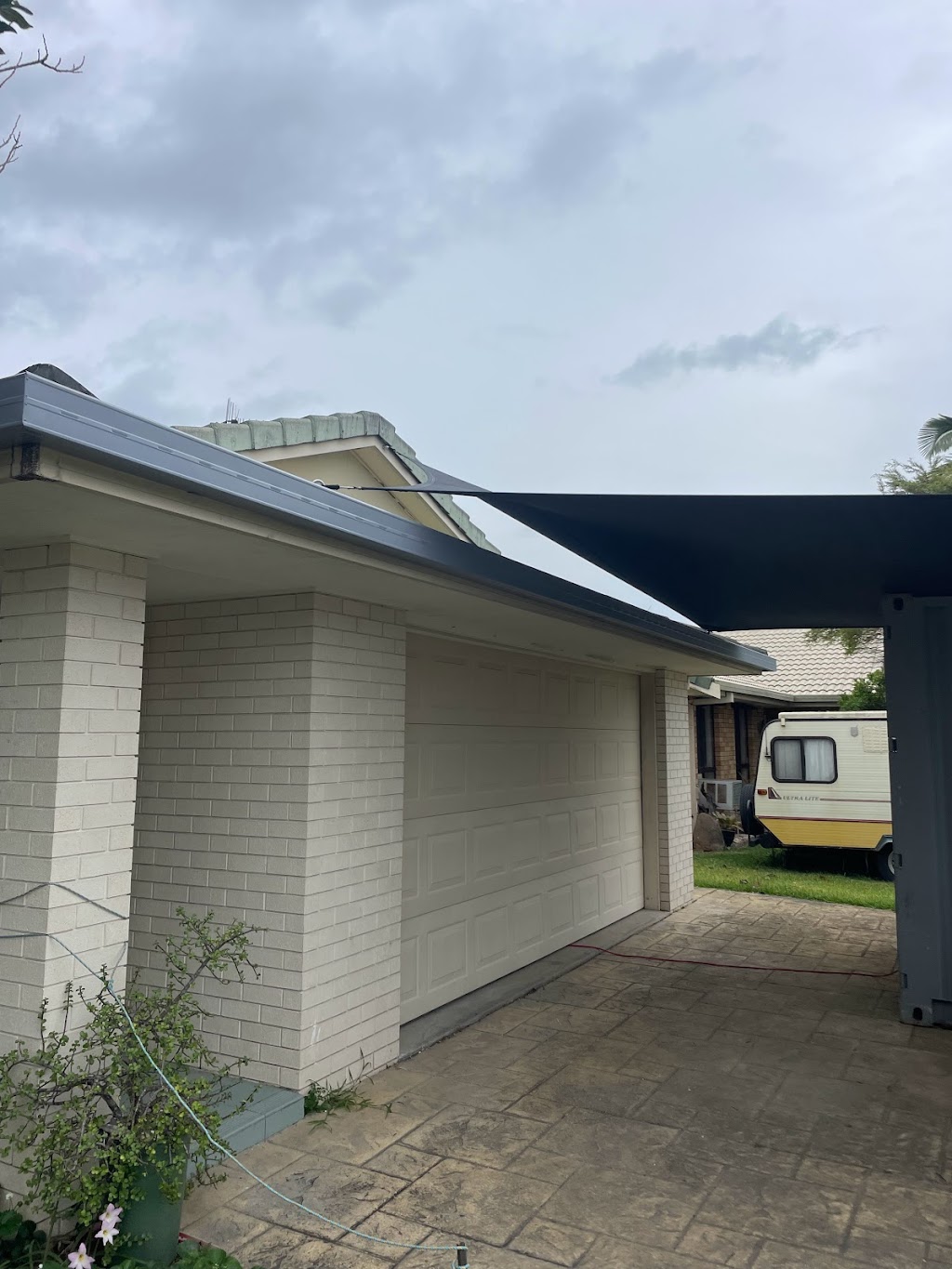 A.I Gutter & Roofing | 30 Pineview Dr, Oxenford QLD 4210, Australia | Phone: 0410 291 122