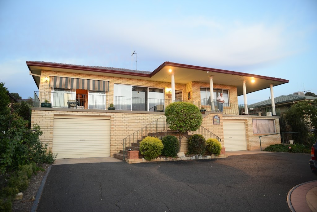 Kadina Bed & Breakfast | 22 Mengarvie Rd, Parkes NSW 2870, Australia | Phone: 0412 444 452