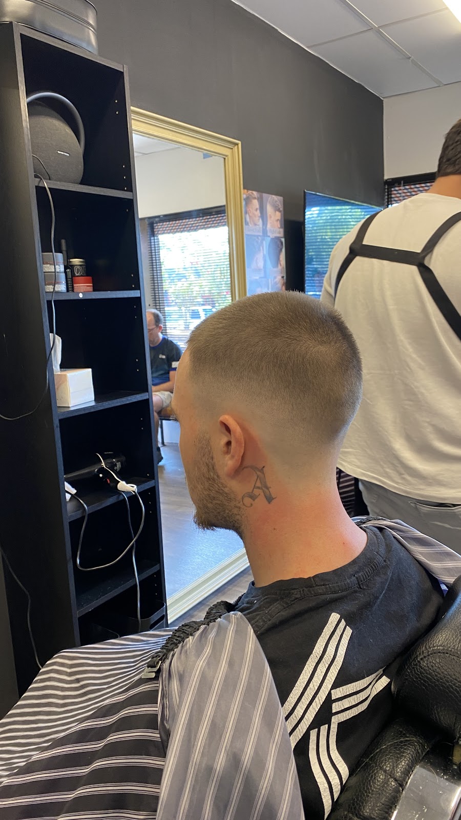 Sunset Barber sussex inlet /manyana | 5/196 Jacobs Dr, Sussex Inlet NSW 2540, Australia | Phone: 0474 072 342