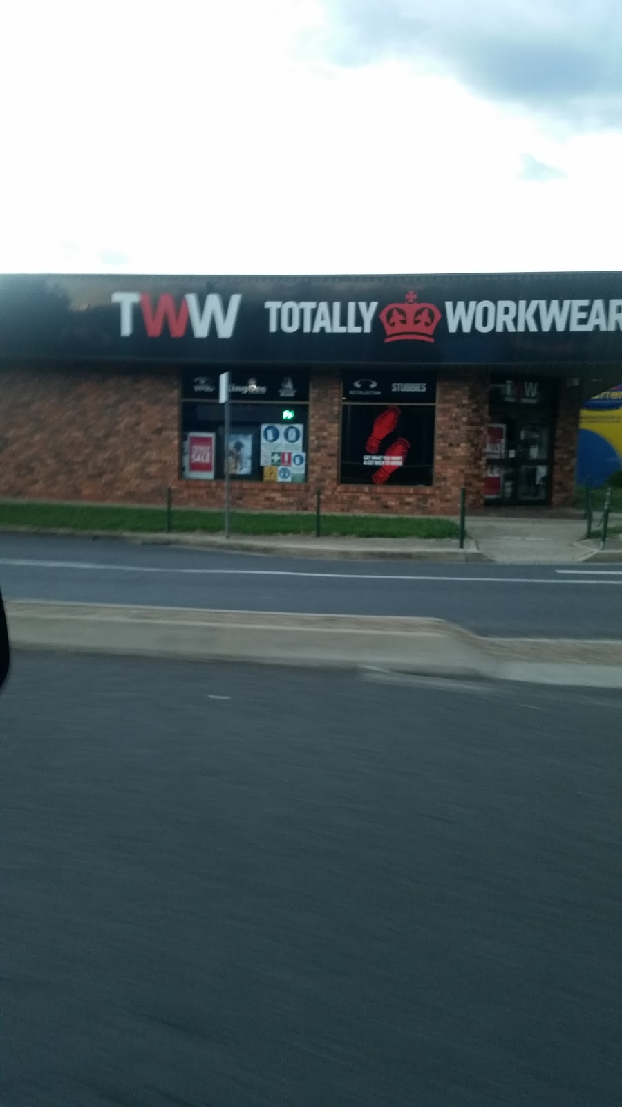 Totally Workwear Orange | clothing store | 183 Byng St, Orange NSW 2800, Australia | 0263611775 OR +61 2 6361 1775
