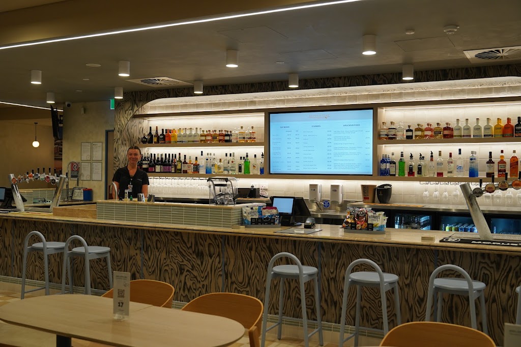 Novocastrian Taphouse | 1 Williamtown Dr, Williamtown NSW 2620, Australia | Phone: (02) 8000 9630