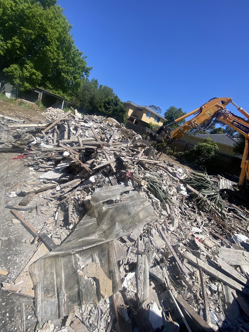 Bobby excavation and demolition | Maroondah Hwy, Croydon VIC 3136, Australia | Phone: 0424 998 091