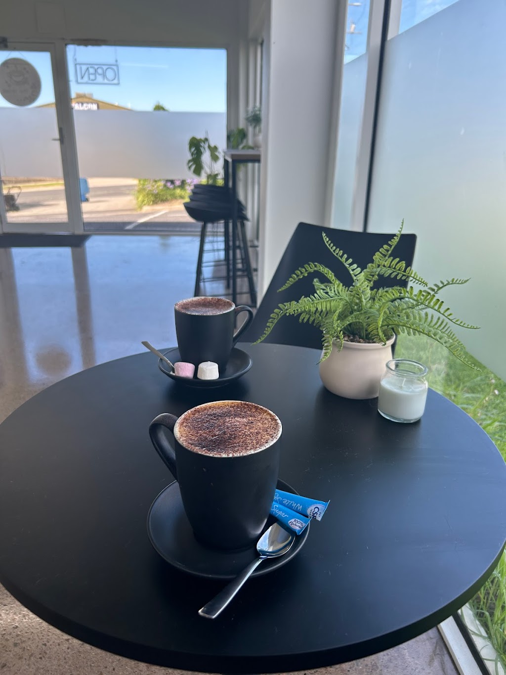 On The Grind Koffee | 44 Caramut Rd, Warrnambool VIC 3280, Australia | Phone: 0406 478 170