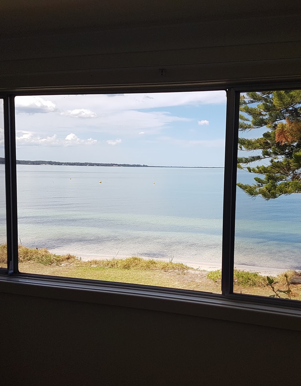 Sunrise Beachfront Apartment | lodging | 15 Soldiers Point Rd, Soldiers Point NSW 2317, Australia | 0449126554 OR +61 449 126 554