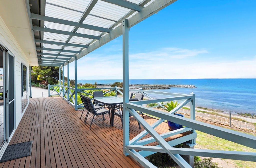 The Beach House Point Turton | lodging | 140 Bayview Rd, Point Turton SA 5575, Australia | 0407290032 OR +61 407 290 032