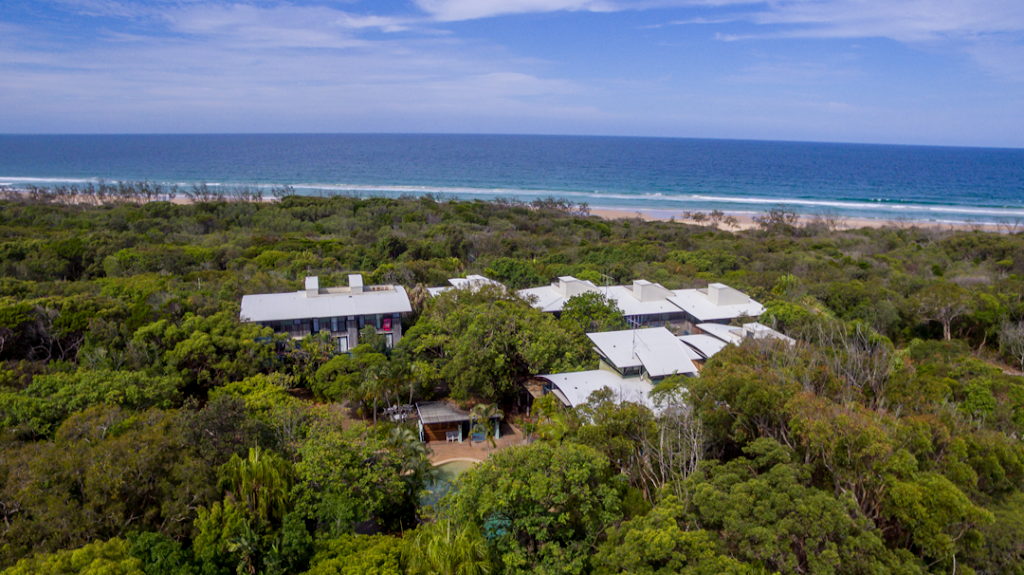 Surfside Beach Houses Rainbow Beach | lodging | 9 Wyvern Rd, Rainbow Beach QLD 4581, Australia | 0754863411 OR +61 7 5486 3411