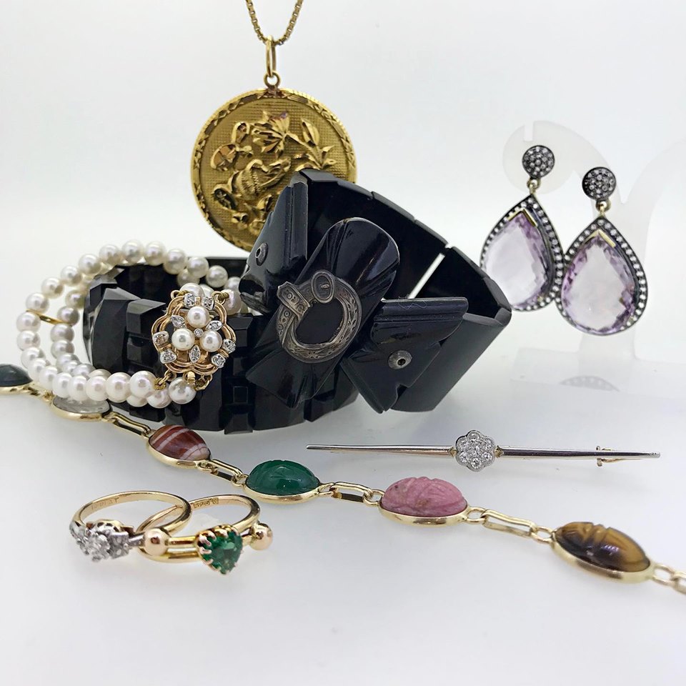 Delross Design Jewellers | jewelry store | Shop 2/72 Basnett St, Chermside West QLD 4032, Australia | 0733501138 OR +61 7 3350 1138