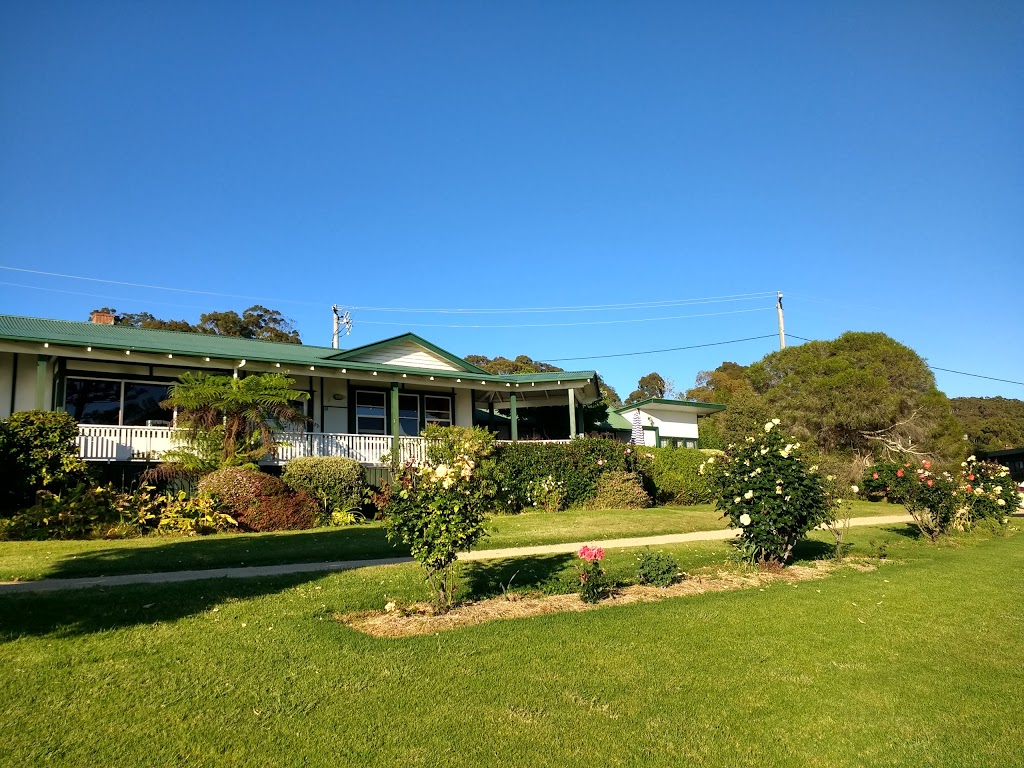 Karbeethong Lodge | lodging | 16 Schnapper Point Dr, Mallacoota VIC 3892, Australia | 0351580411 OR +61 3 5158 0411