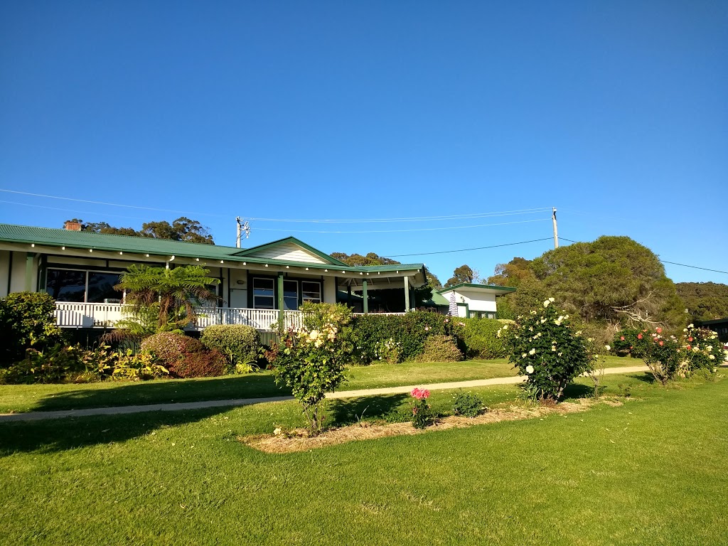 Karbeethong Lodge | 16 Schnapper Point Dr, Mallacoota VIC 3892, Australia | Phone: (03) 5158 0411