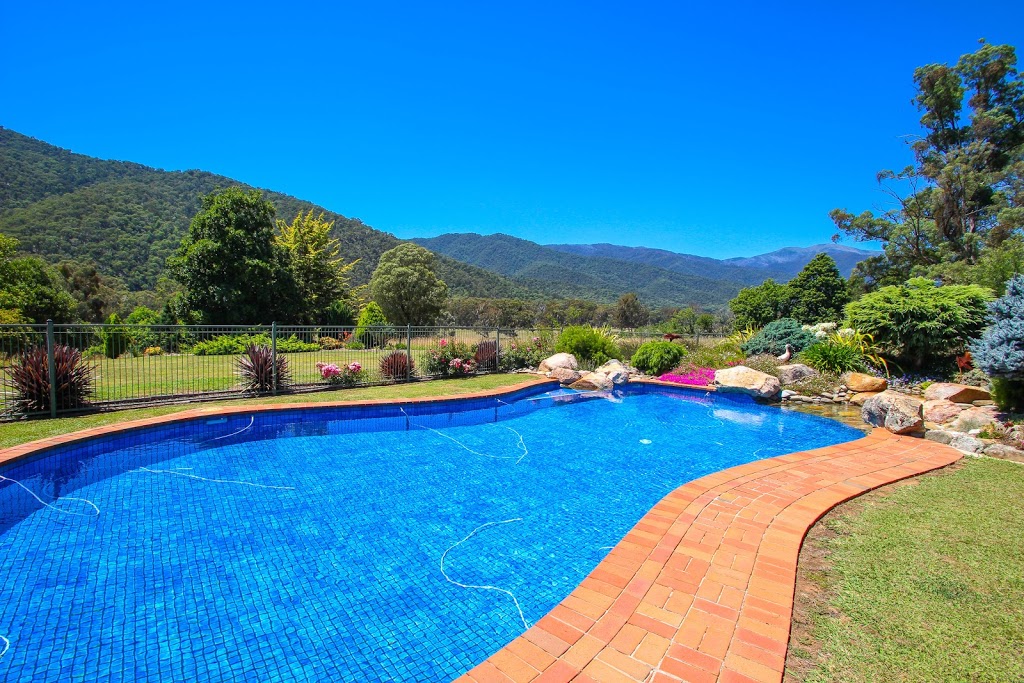 Wombat Hollow | 17 Steiners Ln, Smoko VIC 3741, Australia | Phone: (03) 5759 2653