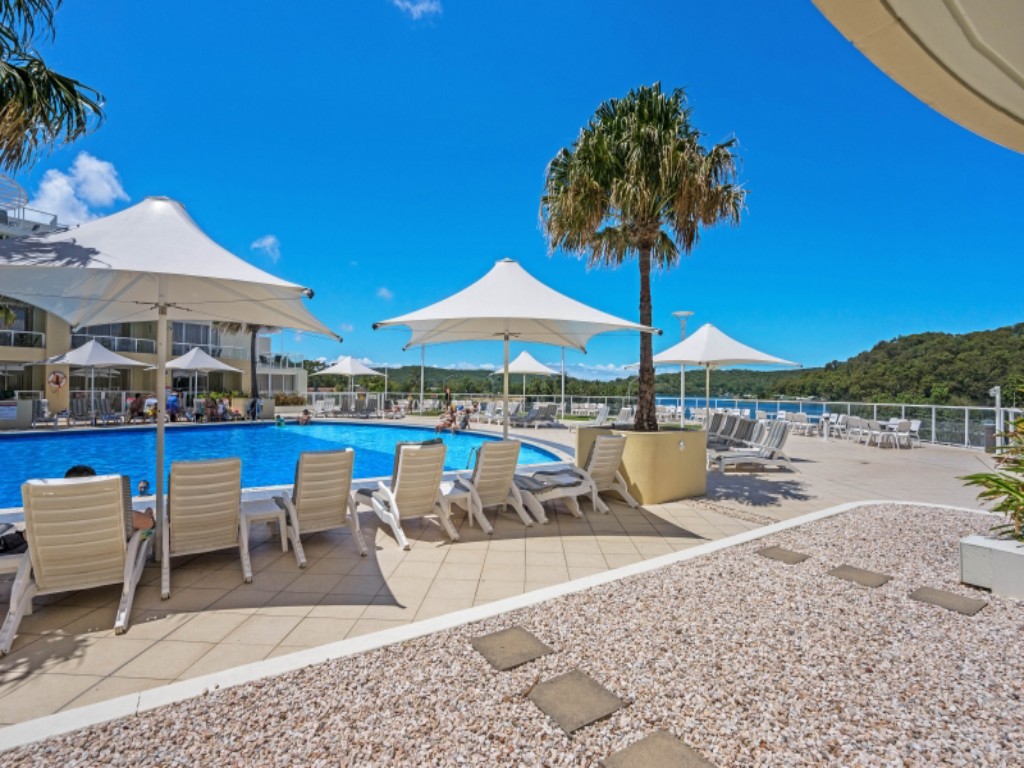 Ettalong Beach Luxury Ocean View Apartments | 1/17 Broken Bay Rd, Ettalong Beach NSW 2257, Australia | Phone: (02) 4335 1300