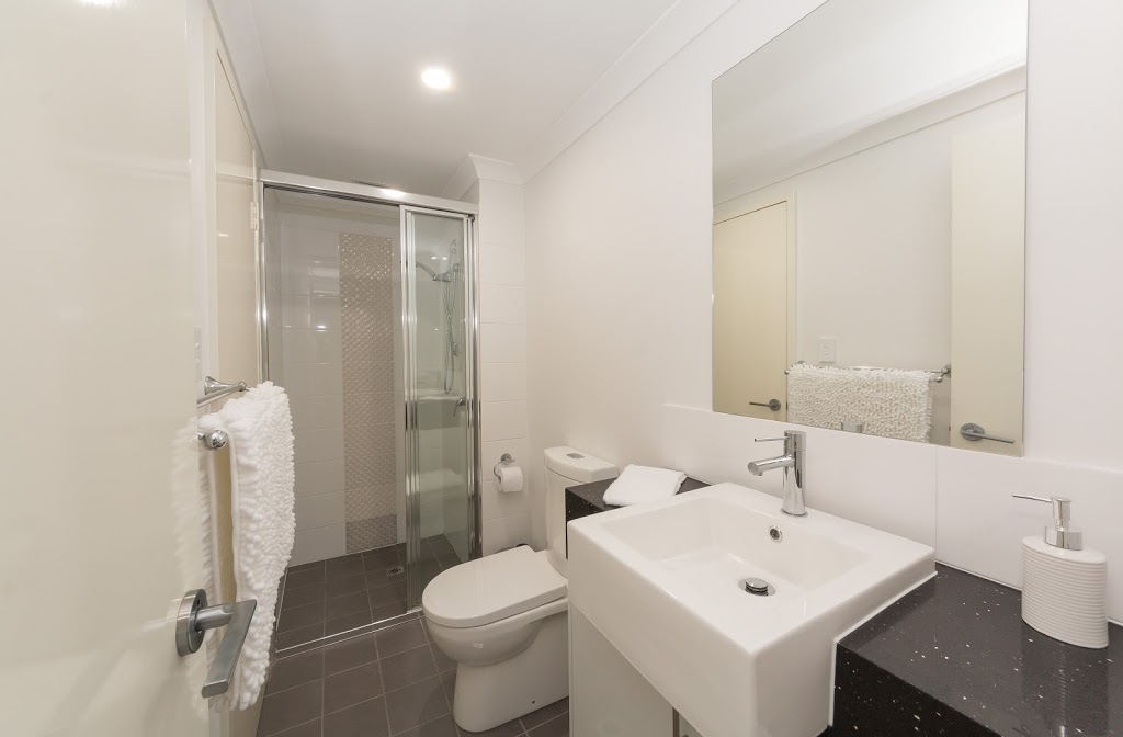 Lakeview Suites | lodging | 12 Westralia Gardens, Rockingham WA 6168, Australia | 0894668881 OR +61 8 9466 8881