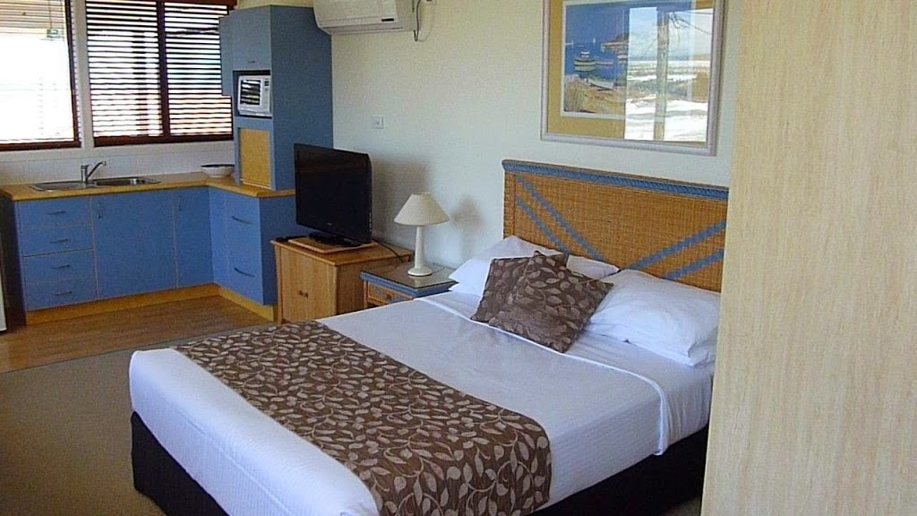 Yamba Surf Motel | lodging | 2 Queen St, Yamba NSW 2464, Australia | 0266462200 OR +61 2 6646 2200