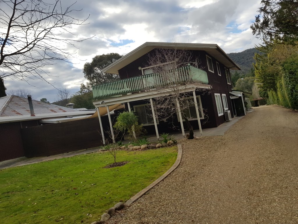 Bright Alps Guest House | lodging | 85 Delany Ave, Bright VIC 3741, Australia | 0357551197 OR +61 3 5755 1197