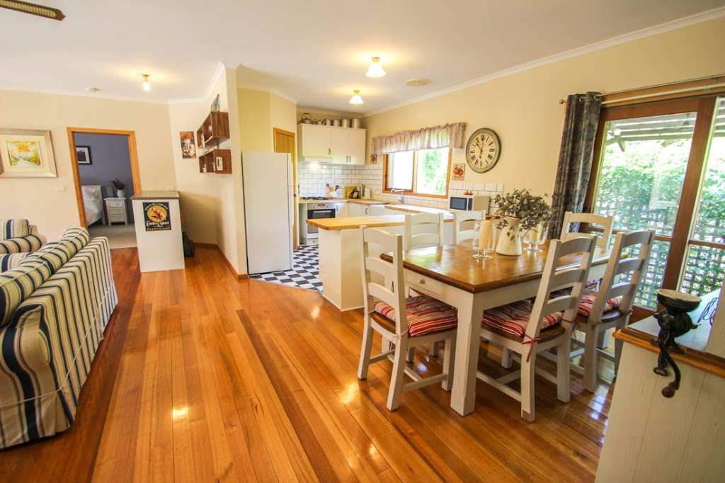 Bright Country Home | 1 Mount Porepunkah Rd, Bright VIC 3741, Australia | Phone: (03) 5759 2555