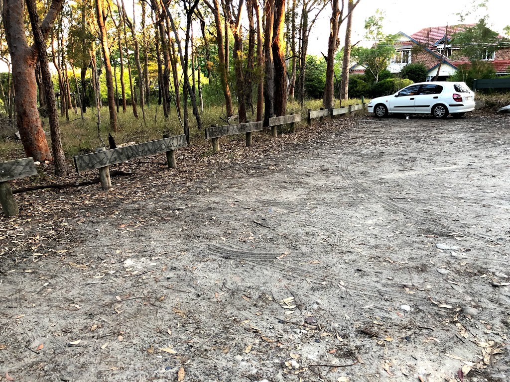 Warrimoo Track | park | 8/36 Timbarra Rd, St Ives Chase NSW 2075, Australia