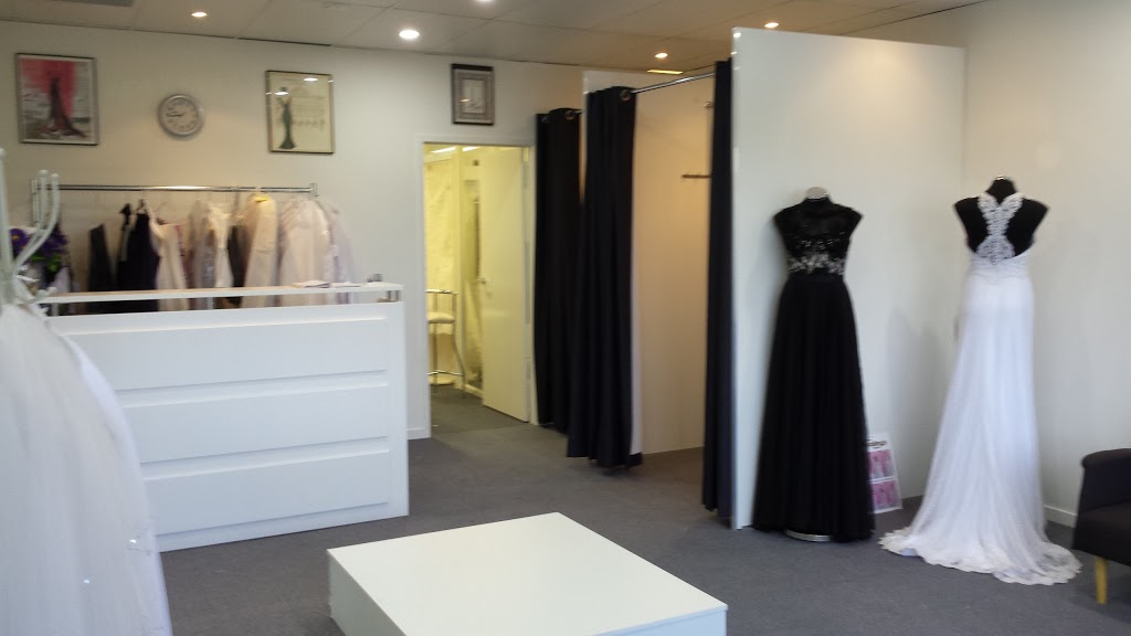 Souzys Alterations | clothing store | 12/142 Siganto Dr, Helensvale QLD 4212, Australia | 0402872577 OR +61 402 872 577