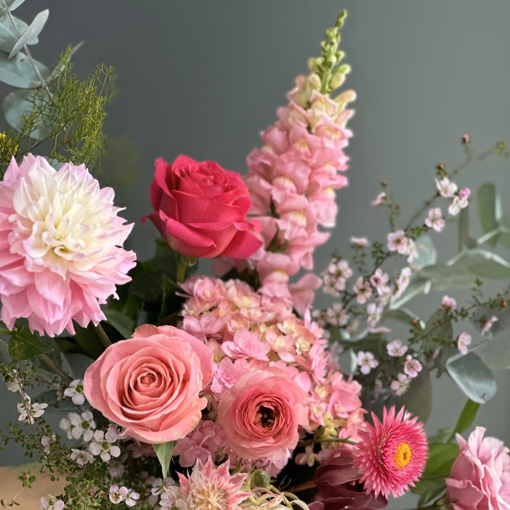 Isabella Floral Florist Epping Studio | Unit 1/12 Hillcrest Ave, Epping NSW 2121, Australia | Phone: 0402 848 063