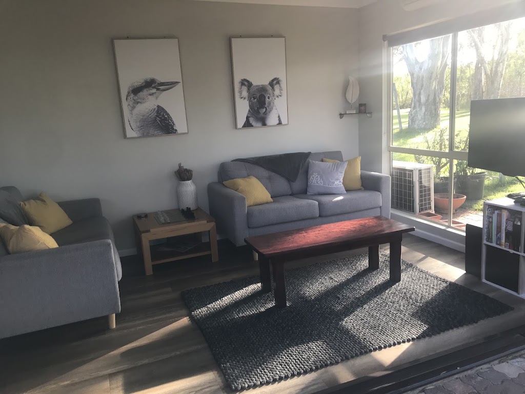 Bolshack47 Riverview Mannum short stay holiday rental | 47 River Ln, Mannum SA 5238, Australia | Phone: 0412 055 543