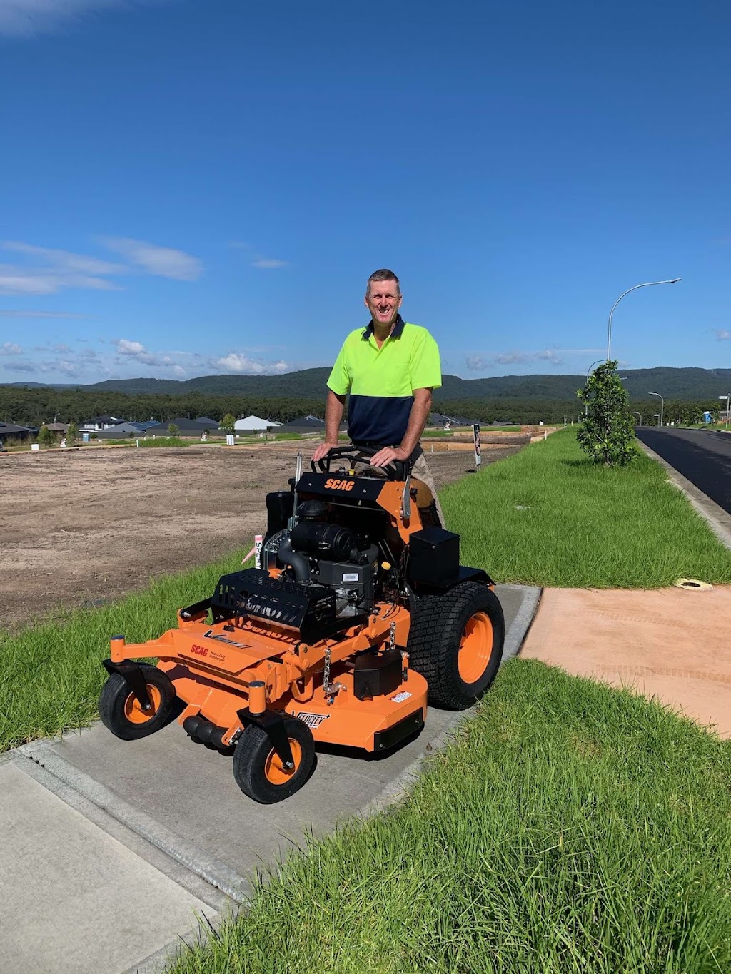 Quins Lawnmowing | 5 Paterson St, Norah Head NSW 2263, Australia | Phone: 0408 650 282