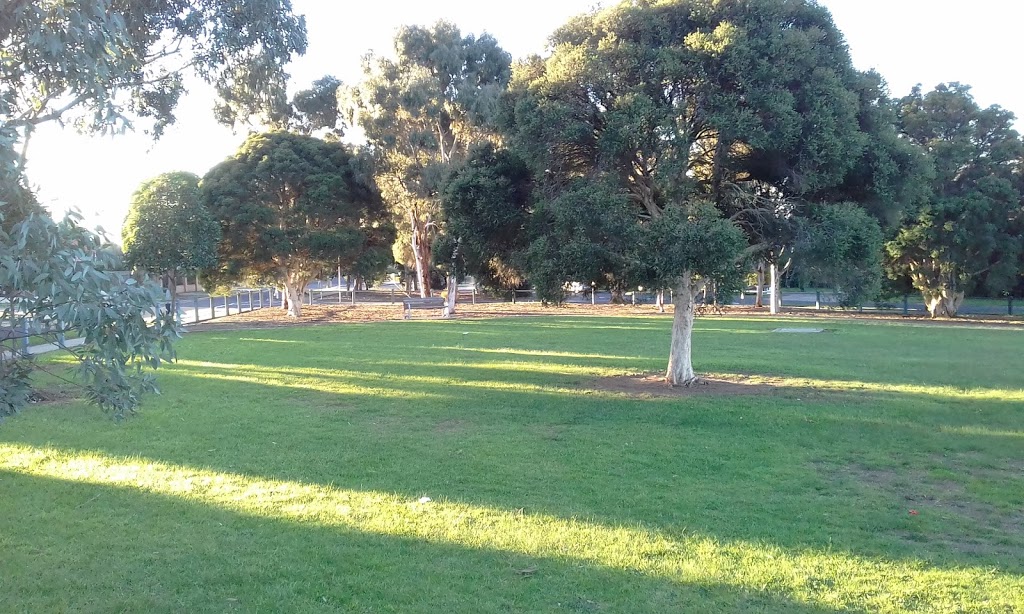 Shand Reserve | park | Goulburn Ave, Reservoir VIC 3073, Australia