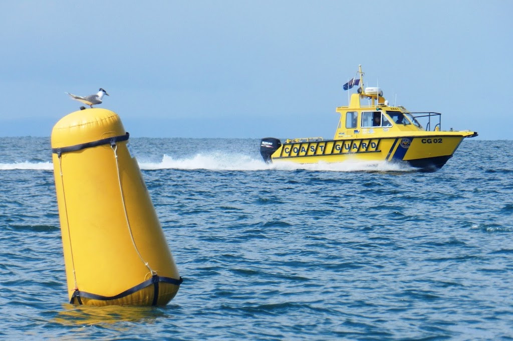 Coast Guard St Kilda (call 000 for on-water assistance) | St Kilda Marina, Marine Parade, St Kilda VIC 3184, Australia | Phone: (03) 9598 9092