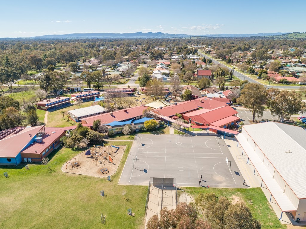Saint Johns Lutheran School | school | 154 Adams St, Jindera NSW 2642, Australia | 0260263220 OR +61 2 6026 3220