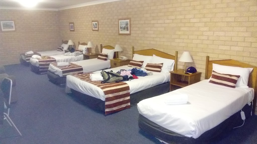 Aalana Motor Inn | lodging | 161 Kendal St, Cowra NSW 2794, Australia | 0263411177 OR +61 2 6341 1177