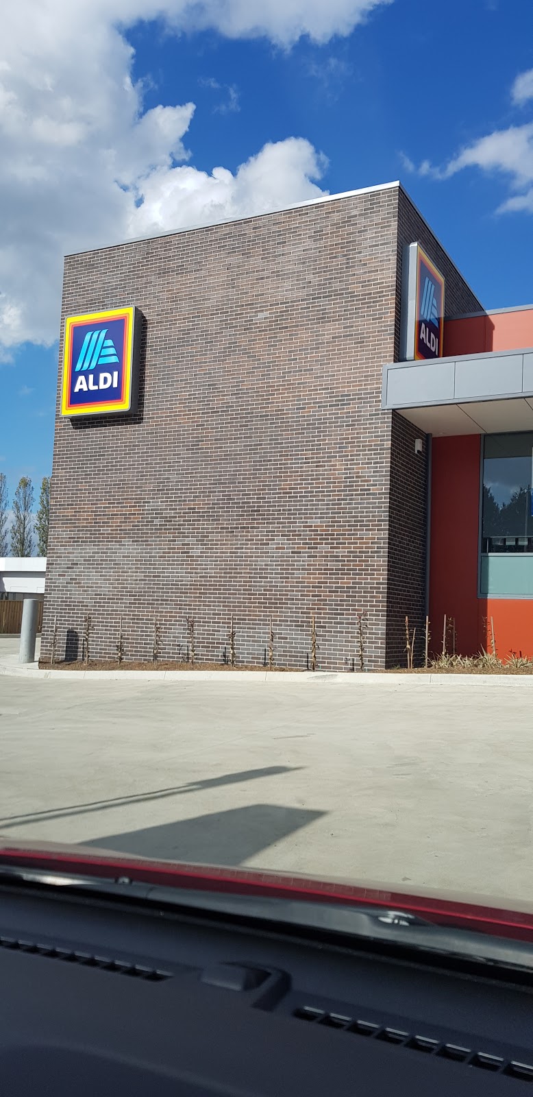 ALDI | supermarket | Argyle St and Roberston Rd, Moss Vale NSW 2577, Australia