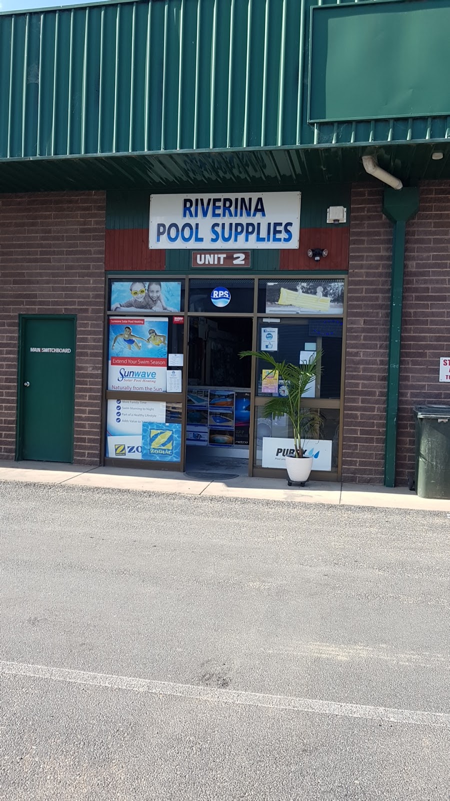 Riverina Pool Supplies | store | Unit 2/43 Pearson St, Wagga Wagga NSW 2650, Australia | 0269252500 OR +61 2 6925 2500