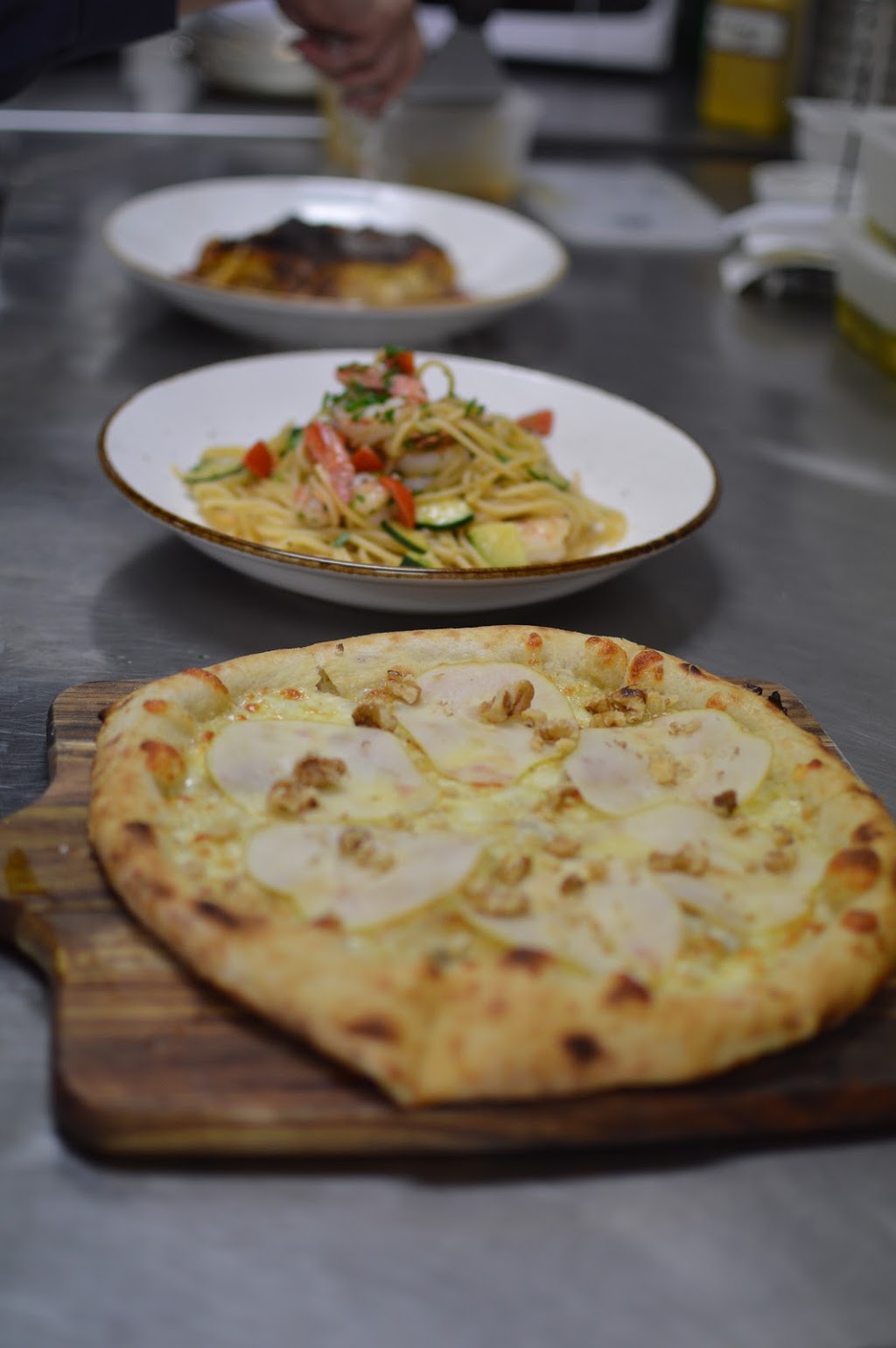 The Italian Plate | restaurant | 1/53 Racecourse Rd, Hamilton QLD 4007, Australia | 0736300010 OR +61 7 3630 0010