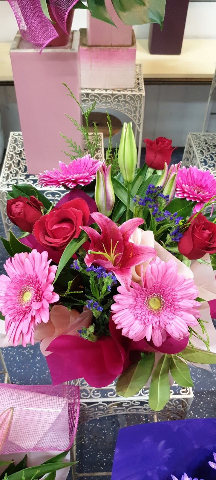 Wishez Flowers & Gifts | The Stables Shopping Centre Childs Road Shop 17, Mill Park VIC 3082, Australia | Phone: (03) 9436 9500