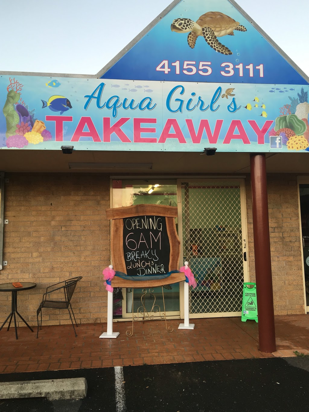 Aqua Girls Takeaway | restaurant | 2/302 Branyan Dr, Avoca QLD 4670, Australia | 0741553111 OR +61 7 4155 3111