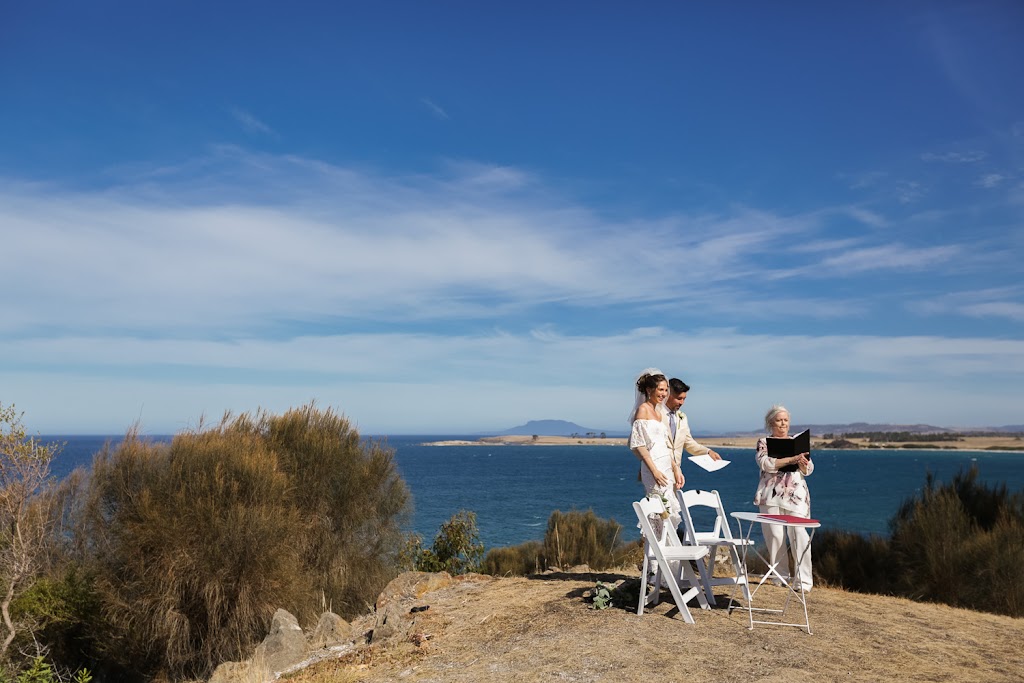 Diane Burrows Marriage Celebrant | 125 Collinsvale Rd, Berriedale TAS 7011, Australia | Phone: 0417 575 113