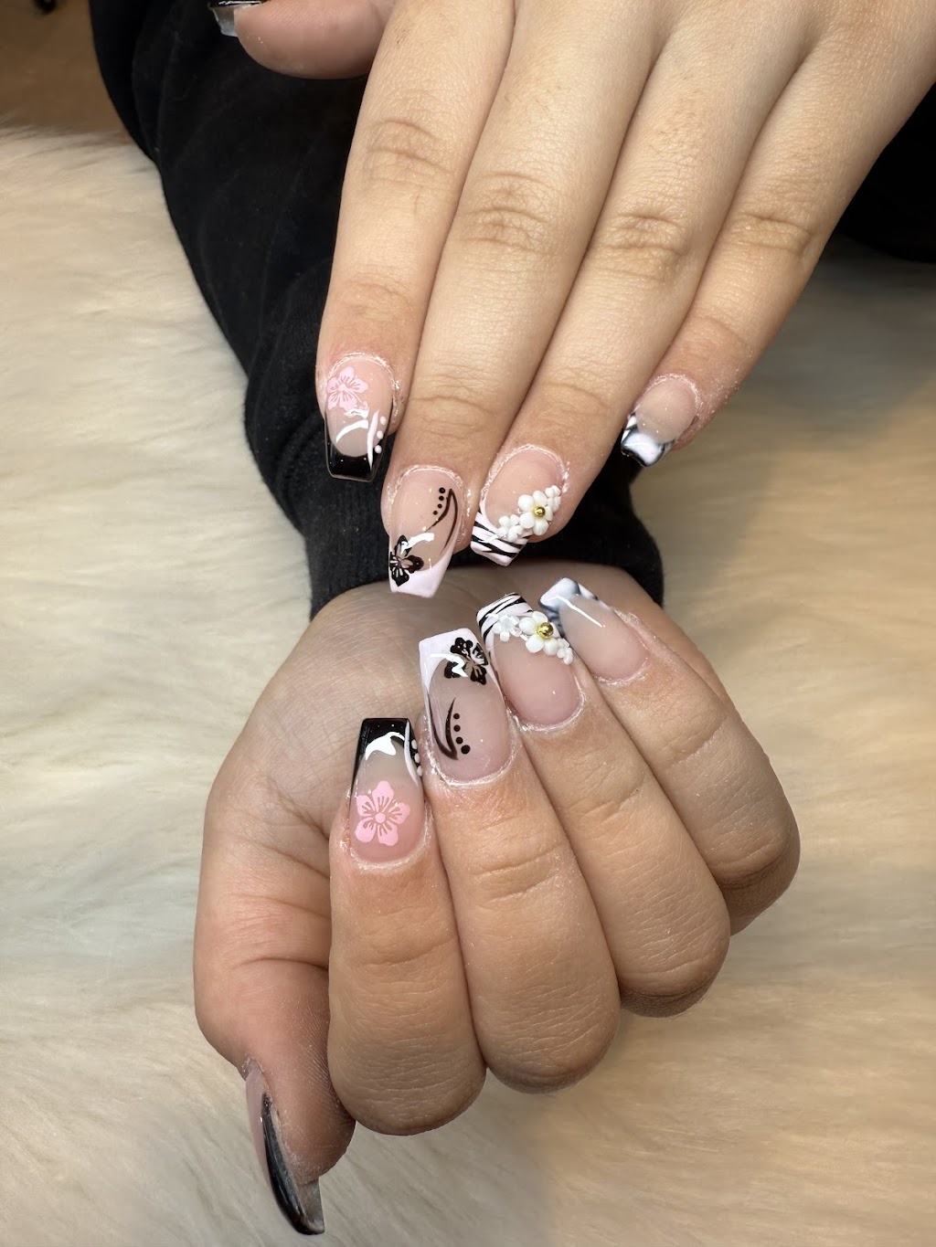 True nails salon | Shop 1c/90 Glenmore Ridge Dr, Glenmore Park NSW 2745, Australia | Phone: 0420 325 899