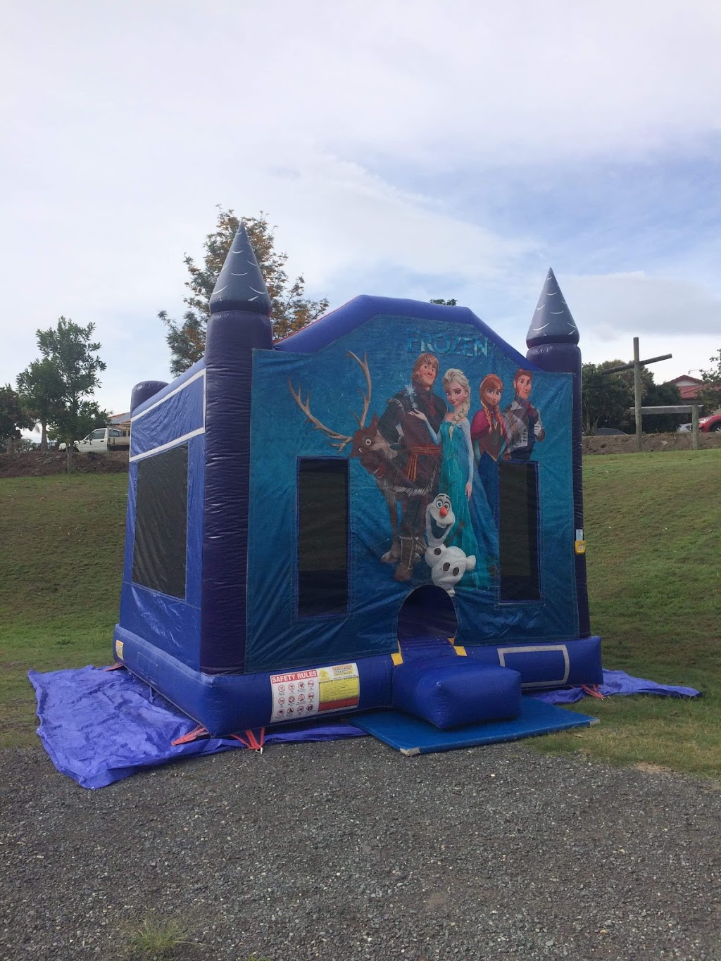 Leapfrog jumping castle hire | Duce Ct, Upper Coomera QLD 4205, Australia | Phone: 0499 280 287