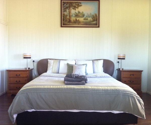 Jerakala Farmstay B&B - Mundubbera | 20034 Burnett Hwy, Mundowran QLD 4626, Australia | Phone: 0427 654 909