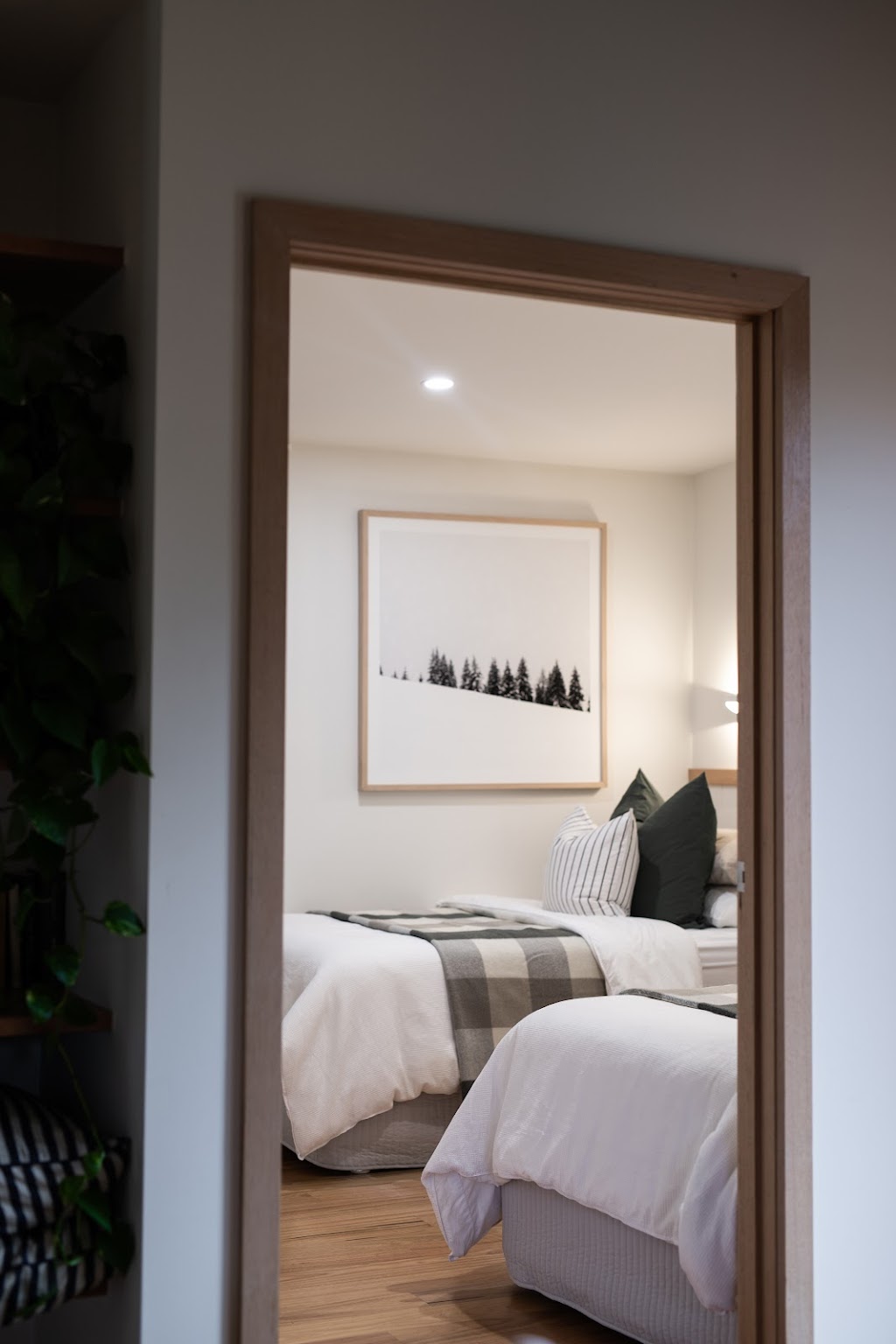 Riverstone Luxury Accommodation | 12 Nicholson St, Porepunkah VIC 3740, Australia | Phone: 0488 554 888