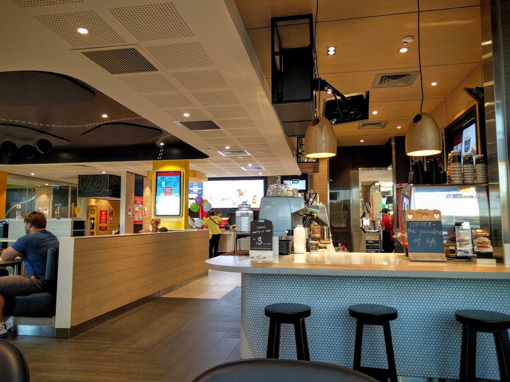 McDonalds Wadalba | meal takeaway | London Dr, Wadalba NSW 2259, Australia | 0243554846 OR +61 2 4355 4846
