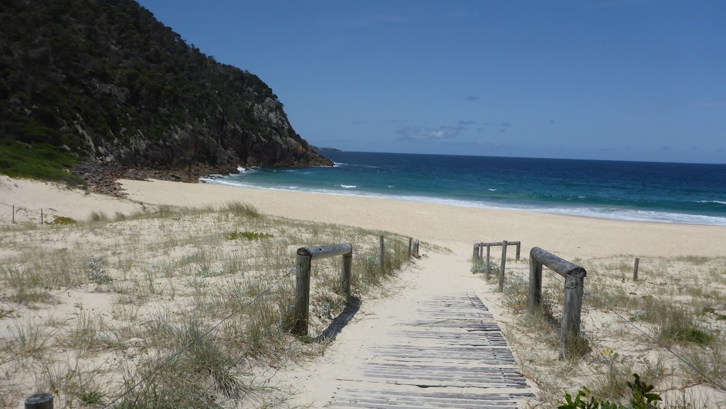 Zenith Beach Tomaree | 1B Shoal Bay Rd, Shoal Bay NSW 2315, Australia